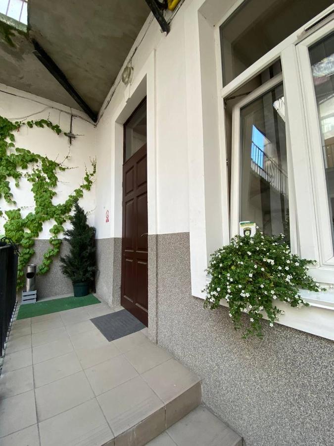 Budget Family Hotel Lviv Extérieur photo